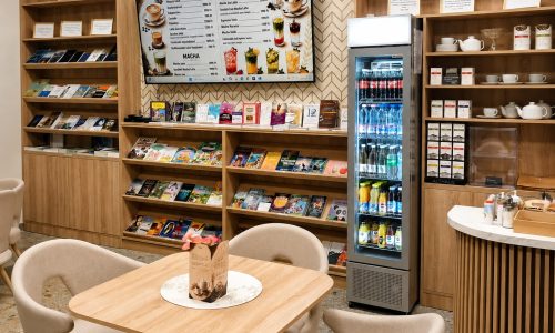 A Centrál Kávézó és Könyvesbolt belső tere